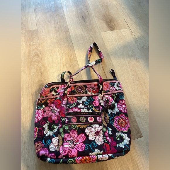 Vera Bradley Handbags - Vera Bradley medium mod floral pink pattern